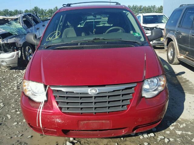 2A4GP44RX6R847286 - 2006 CHRYSLER TOWN & COU RED photo 9