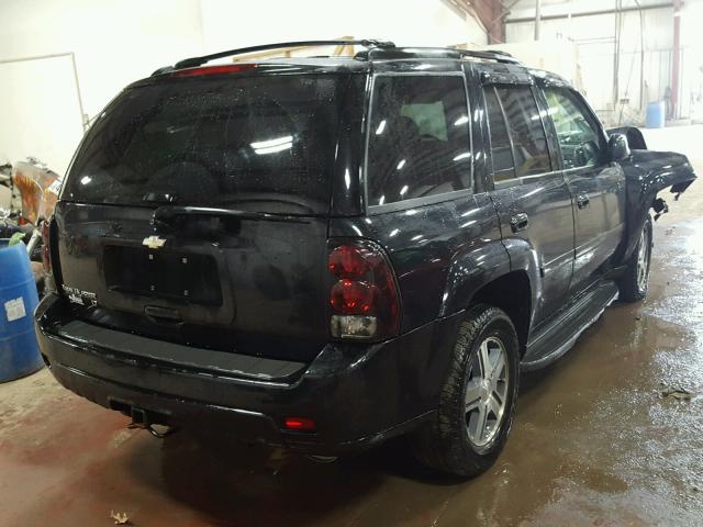 1GNDT13SX72144981 - 2007 CHEVROLET TRAILBLAZE BLACK photo 4