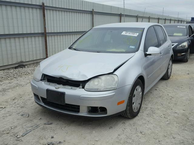 WVWDA71K78W024733 - 2008 VOLKSWAGEN RABBIT SILVER photo 2