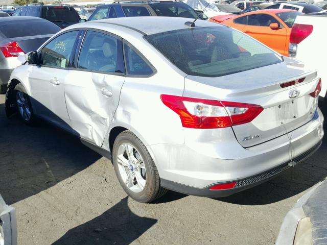 1FADP3F25DL382284 - 2013 FORD FOCUS SE SILVER photo 3