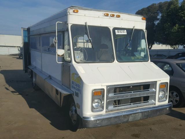 1GCHP32MXC3302382 - 1982 CHEVROLET P30 WHITE photo 1