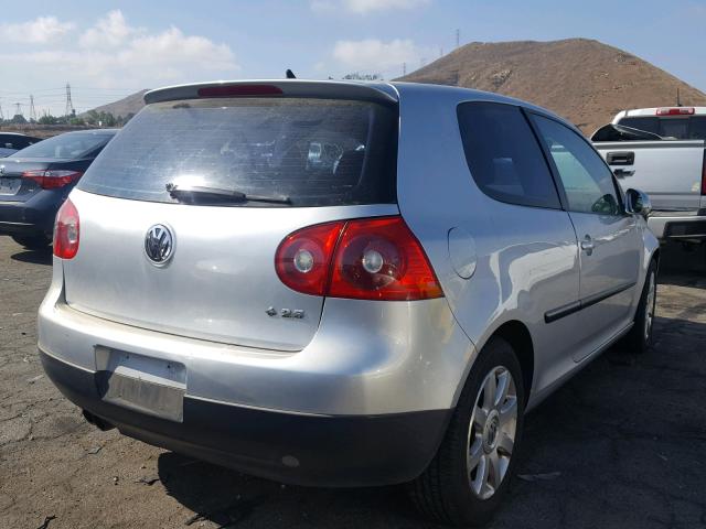 WVWBB71KX8W217883 - 2008 VOLKSWAGEN RABBIT GRAY photo 4