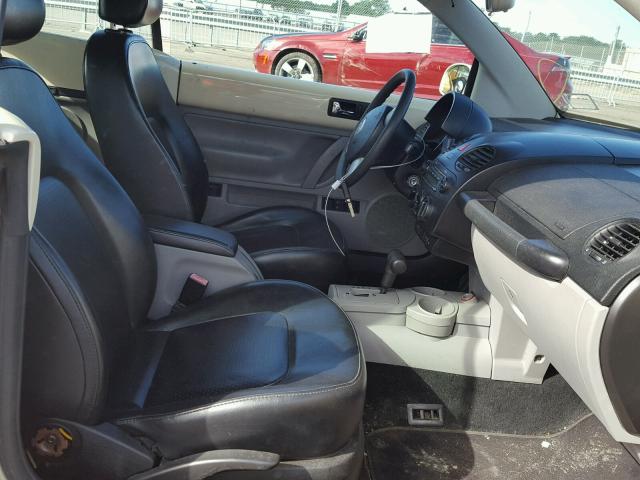 3VWCD31Y95M311077 - 2005 VOLKSWAGEN NEW BEETLE Krem foto 5