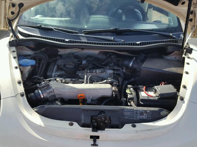 3VWCD31Y95M311077 - 2005 VOLKSWAGEN NEW BEETLE Krem foto 7