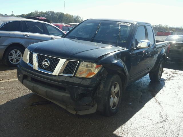 1N6AD06U25C447869 - 2005 NISSAN FRONTIER K BLACK photo 2