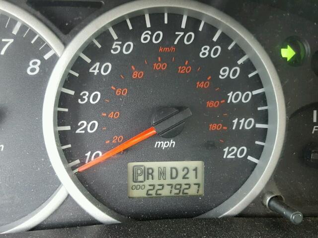 4F2CZ96154KM03294 - 2004 MAZDA TRIBUTE ES 银色 照片 8