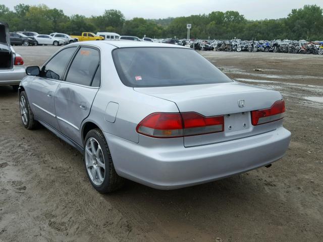 1HGCF86601A040775 - 2001 HONDA ACCORD VAL SILVER photo 3