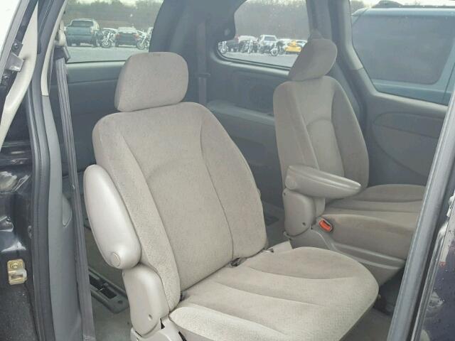 1C4GP45R95B361666 - 2005 CHRYSLER TOWN & COU 黑色 照片 6