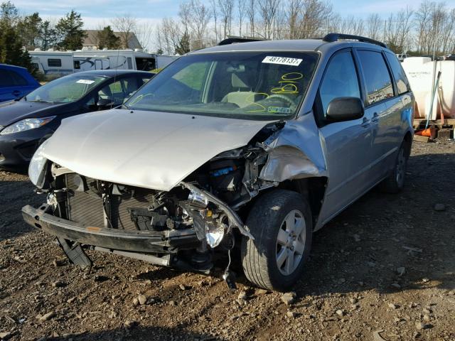 5TDZK23C19S258038 - 2009 TOYOTA SIENNA SILVER photo 2