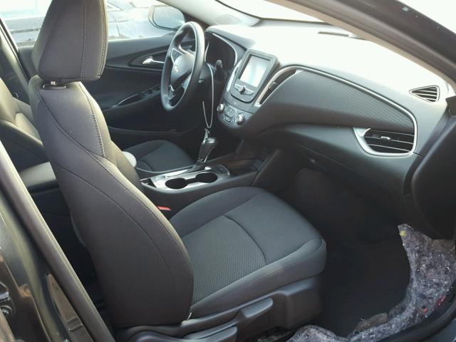 1G1ZB5ST9HF139275 - 2017 CHEVROLET MALIBU LS ნაცრისფერი ფოტო 5