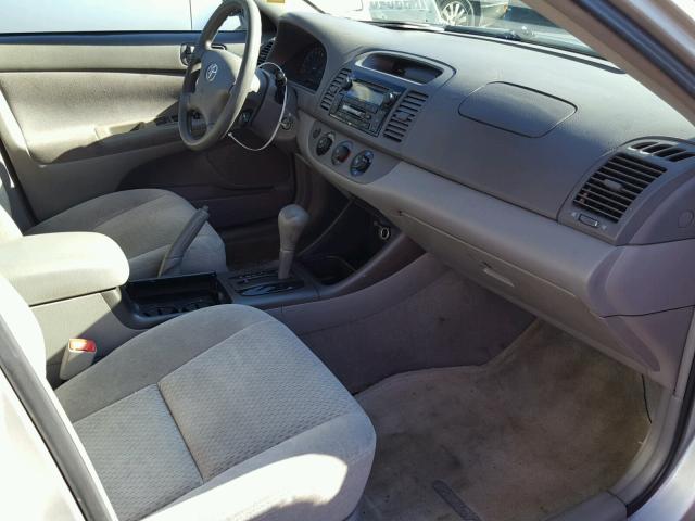 4T1BE32K14U343999 - 2004 TOYOTA CAMRY LE ვერცხლისფერი ფოტო 5