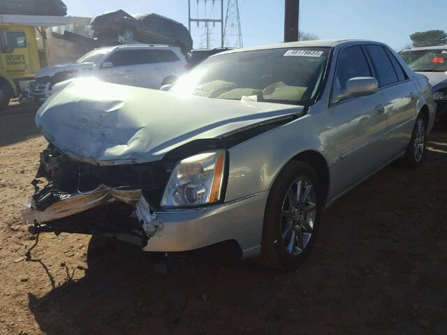 1G6KD57986U138565 - 2006 CADILLAC DTS SILVER photo 2