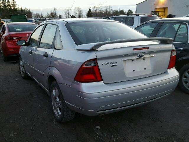 1FAHP34N97W235077 - 2007 FORD FOCUS ZX4 SILVER photo 3