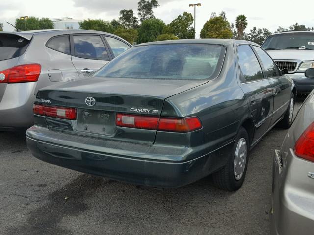 JT2BG22K5X0309366 - 1999 TOYOTA CAMRY LE GREEN photo 4