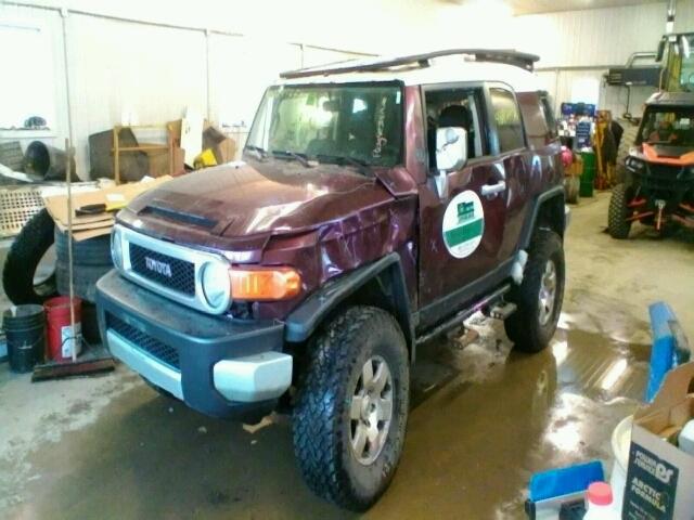 JTEBU11F170005073 - 2007 TOYOTA FJ CRUISER MAROON photo 2