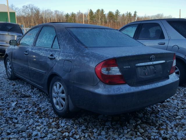 4T1BF30K02U504937 - 2002 TOYOTA CAMRY LE 灰色 照片 3