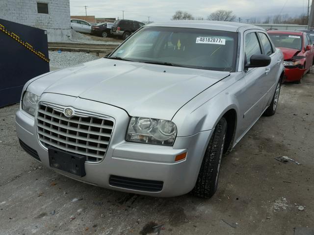 2C3JA43R85H627104 - 2005 CHRYSLER 300 SILVER photo 2