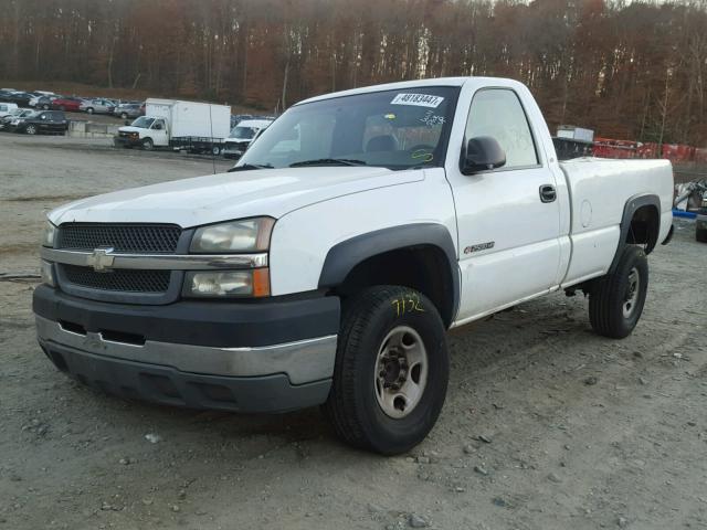 1GCHC24U14E392336 - 2004 CHEVROLET SILVERADO WHITE photo 2