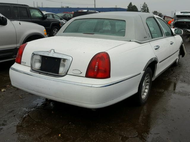 1LNHM81W21Y712419 - 2001 LINCOLN TOWN CAR E WHITE photo 4