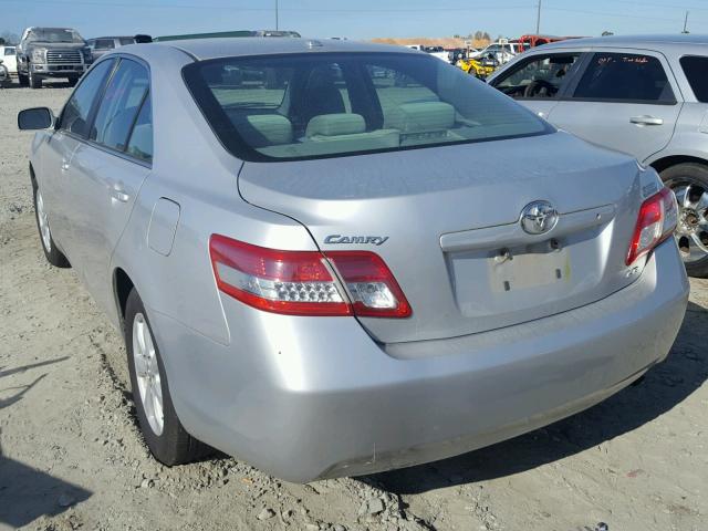 4T1BF3EKXBU753285 - 2011 TOYOTA CAMRY BASE SILVER photo 3