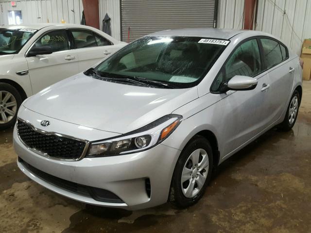 3KPFL4A77HE123009 - 2017 KIA FORTE LX SILVER photo 2