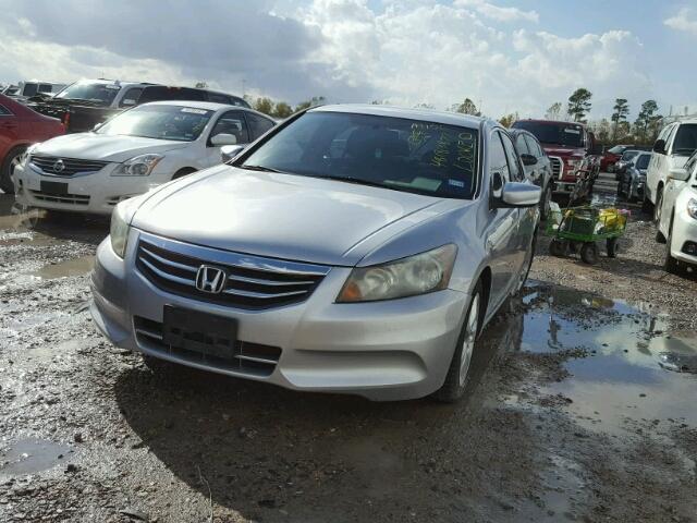 1HGCP2F61BA061727 - 2011 HONDA ACCORD SE SILVER photo 2