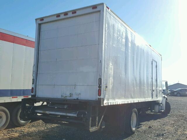 1FVACWDTX9HAC7520 - 2009 FREIGHTLINER M2 106 MED WHITE photo 4