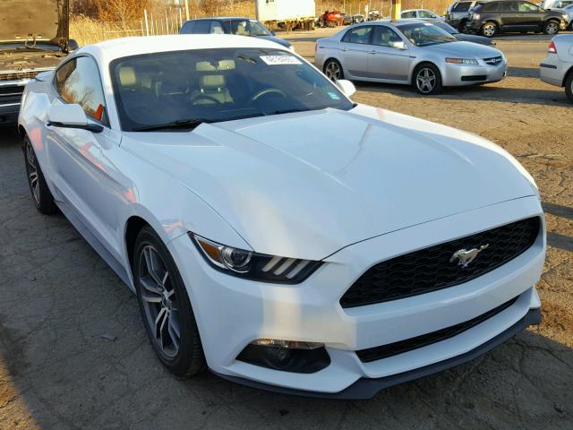 1FA6P8TH3F5388350 - 2015 FORD MUSTANG WHITE photo 1
