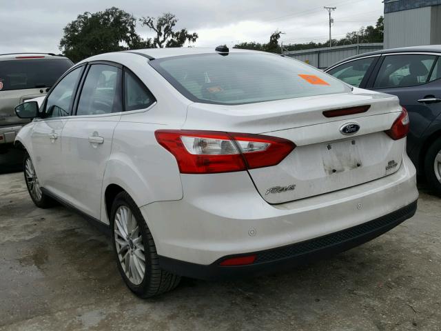 1FAHP3H25CL420299 - 2012 FORD FOCUS SEL WHITE photo 3