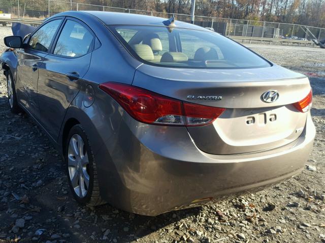 5NPDH4AE9DH164688 - 2013 HYUNDAI ELANTRA GL SILVER photo 3