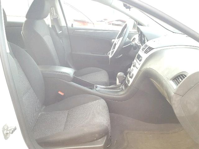 1G1ZC5E03CF366131 - 2012 CHEVROLET MALIBU 1LT WHITE photo 5