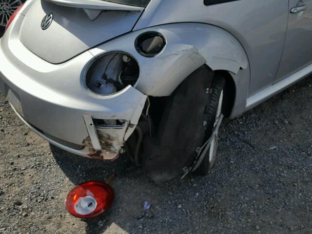 3VWRW31C87M510245 - 2007 VOLKSWAGEN NEW BEETLE 银色 照片 9