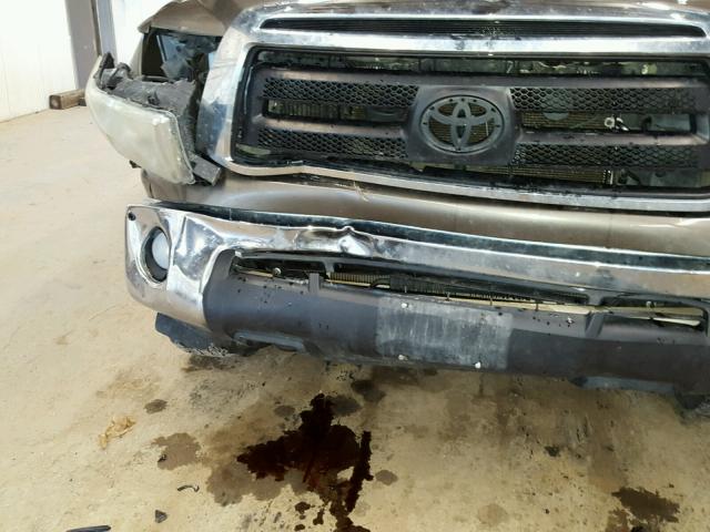 5TFDW5F14AX119465 - 2010 TOYOTA TUNDRA CRE BROWN photo 9