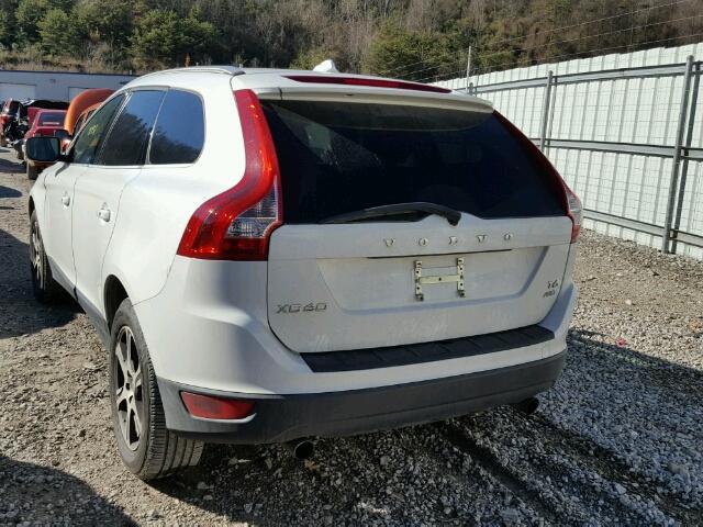 YV4902DZ6D2461142 - 2013 VOLVO XC60 T6 WHITE photo 3