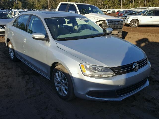 3VWDX7AJ2DM426818 - 2013 VOLKSWAGEN JETTA SE 银色 照片 2