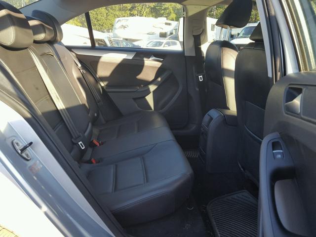 3VWDX7AJ2DM426818 - 2013 VOLKSWAGEN JETTA SE 银色 照片 6