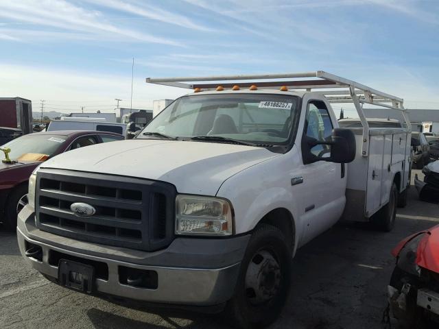 1FDWF36P86EB07108 - 2006 FORD F350 SUPER WHITE photo 2