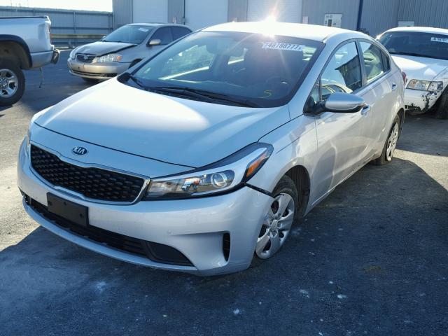 3KPFK4A74HE029074 - 2017 KIA FORTE LX SILVER photo 2