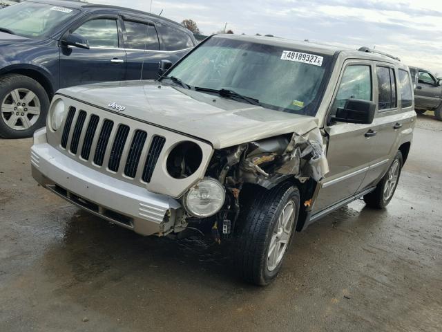 1J8FT48W68D626828 - 2008 JEEP PATRIOT LI GOLD photo 2