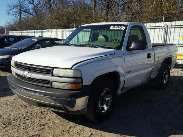 1GCEC14W12Z265705 - 2002 CHEVROLET SILVERADO WHITE photo 2