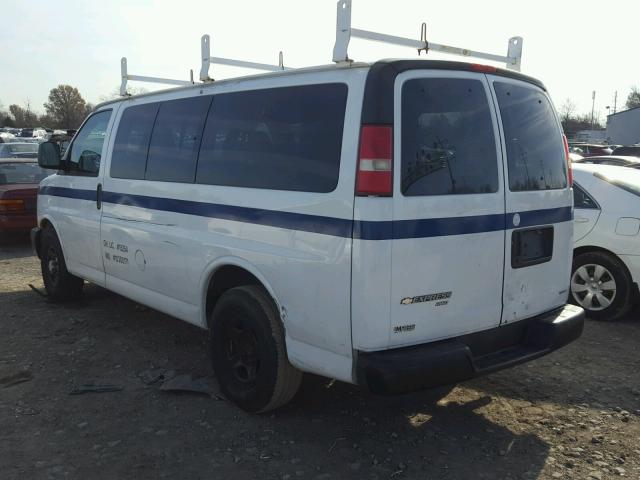 1GNFH15T871214466 - 2007 CHEVROLET EXPRESS G1 WHITE photo 3