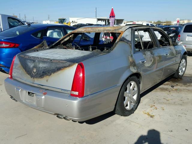 1G6KD57Y66U201279 - 2006 CADILLAC DTS SILVER photo 4