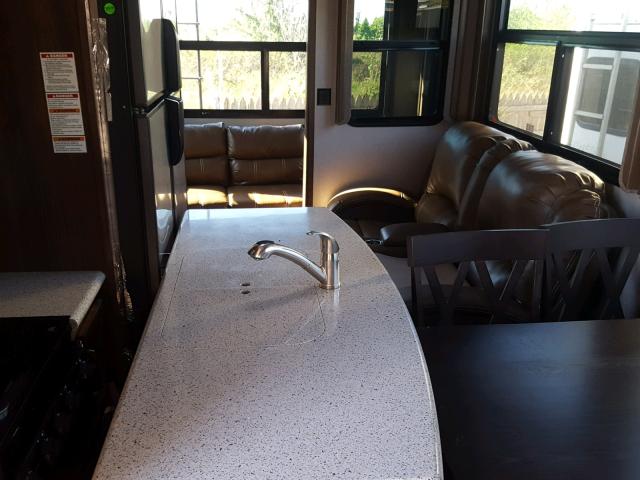 4YDF30520JA740314 - 2018 KEYSTONE MONTANA TAN photo 6