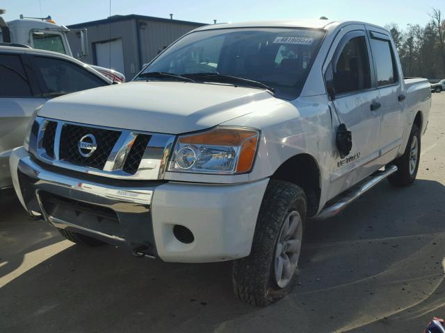 1N6BA07C39N316527 - 2009 NISSAN TITAN XE WHITE photo 2