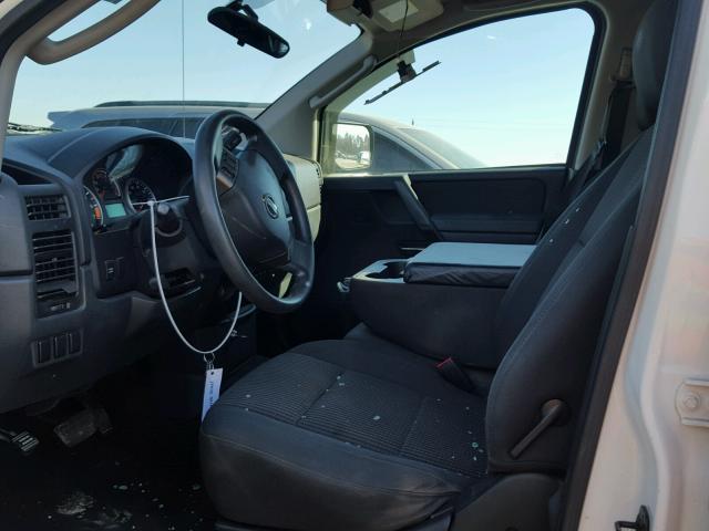 1N6BA07C39N316527 - 2009 NISSAN TITAN XE WHITE photo 5