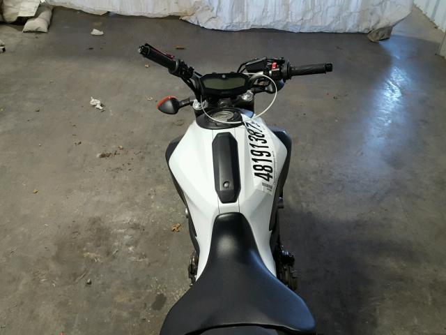 JYARM06E2FA002717 - 2015 YAMAHA FZ07 WHITE photo 5