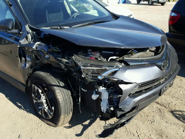 JTMBFREV4HJ118218 - 2017 TOYOTA RAV4 LE Grafit foto 9