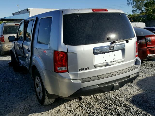 5FNYF3H24EB011973 - 2014 HONDA PILOT LX SILVER photo 3