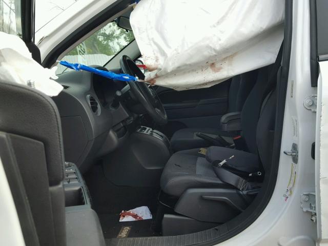 1J4NF1FBXBD183299 - 2011 JEEP COMPASS SP 白色 照片 5