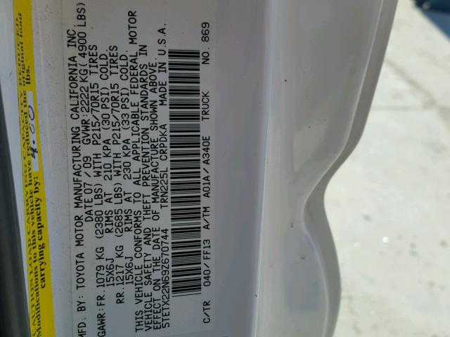 5TETX22N69Z670744 - 2009 TOYOTA TACOMA ACC WHITE photo 10